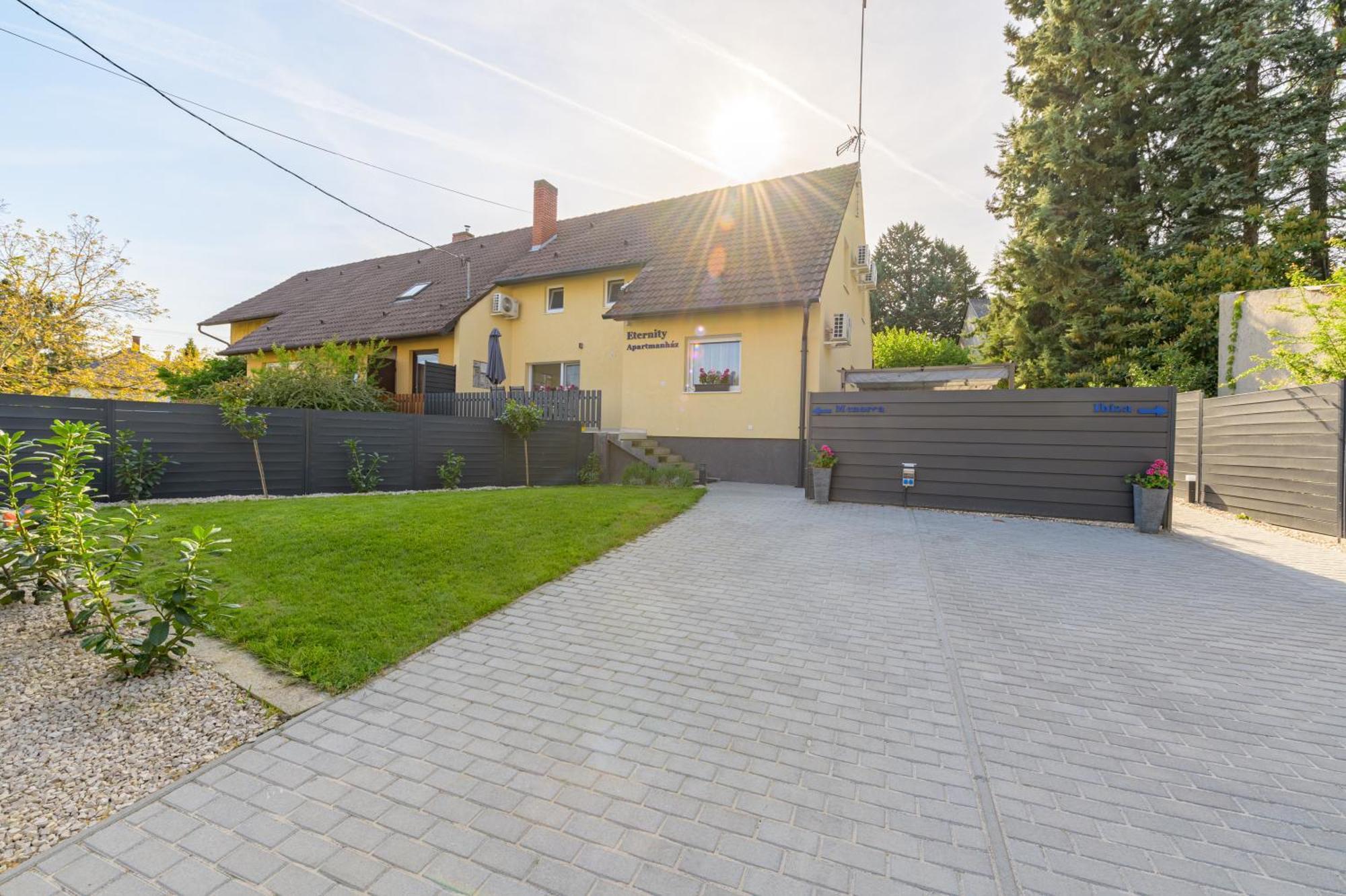 Eternity Apartmanhaz Keszthely Extérieur photo